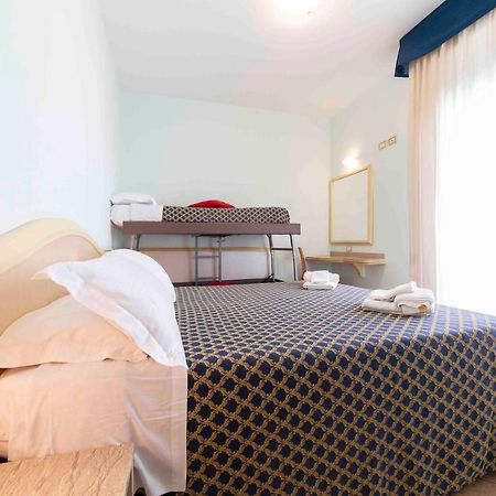 Residenza Melucci Aparthotel Rimini Exterior photo