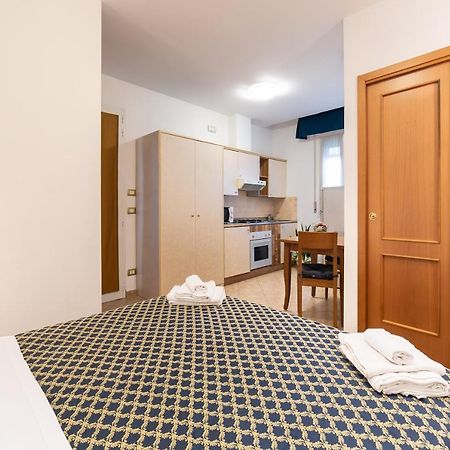 Residenza Melucci Aparthotel Rimini Exterior photo