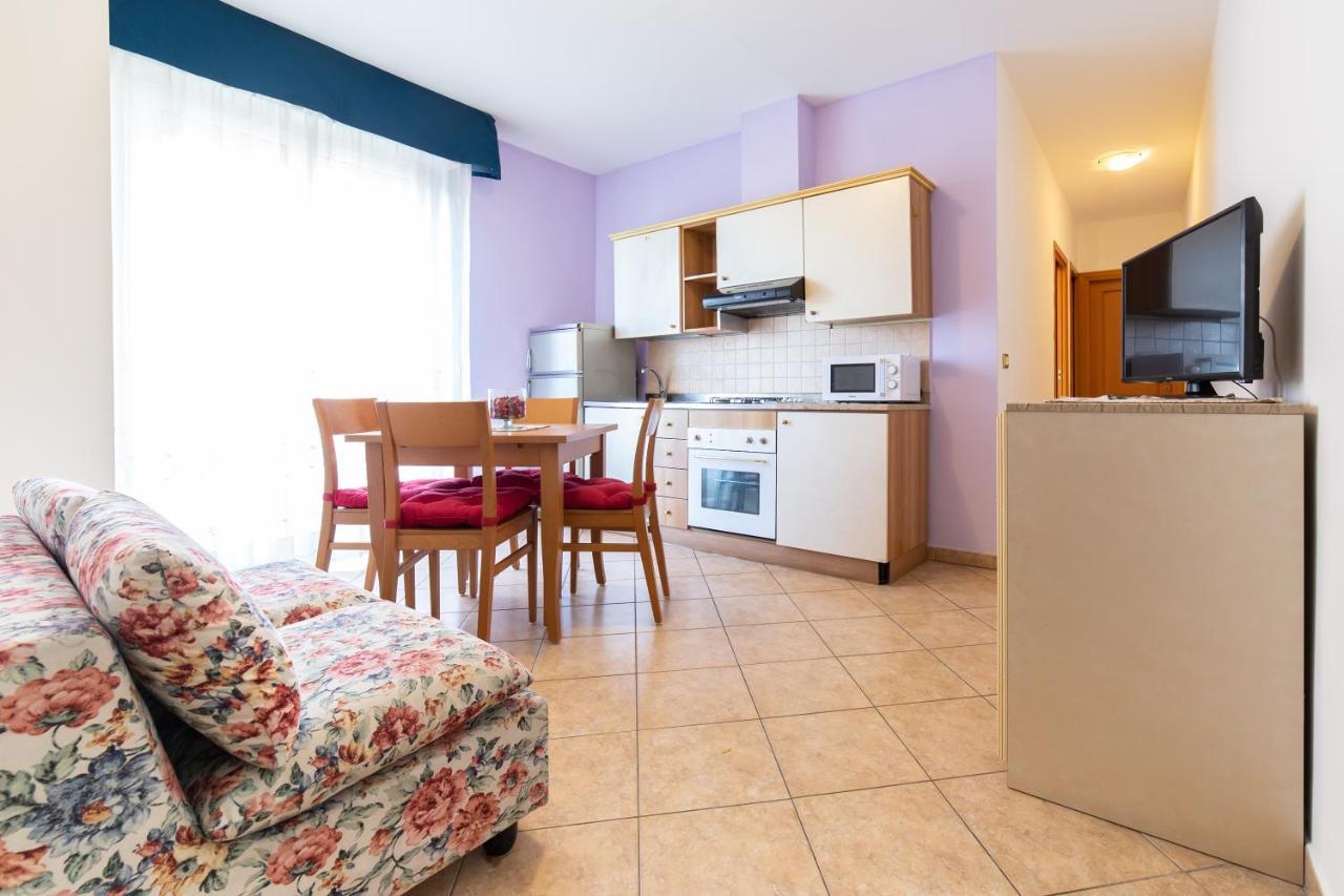 Residenza Melucci Aparthotel Rimini Exterior photo
