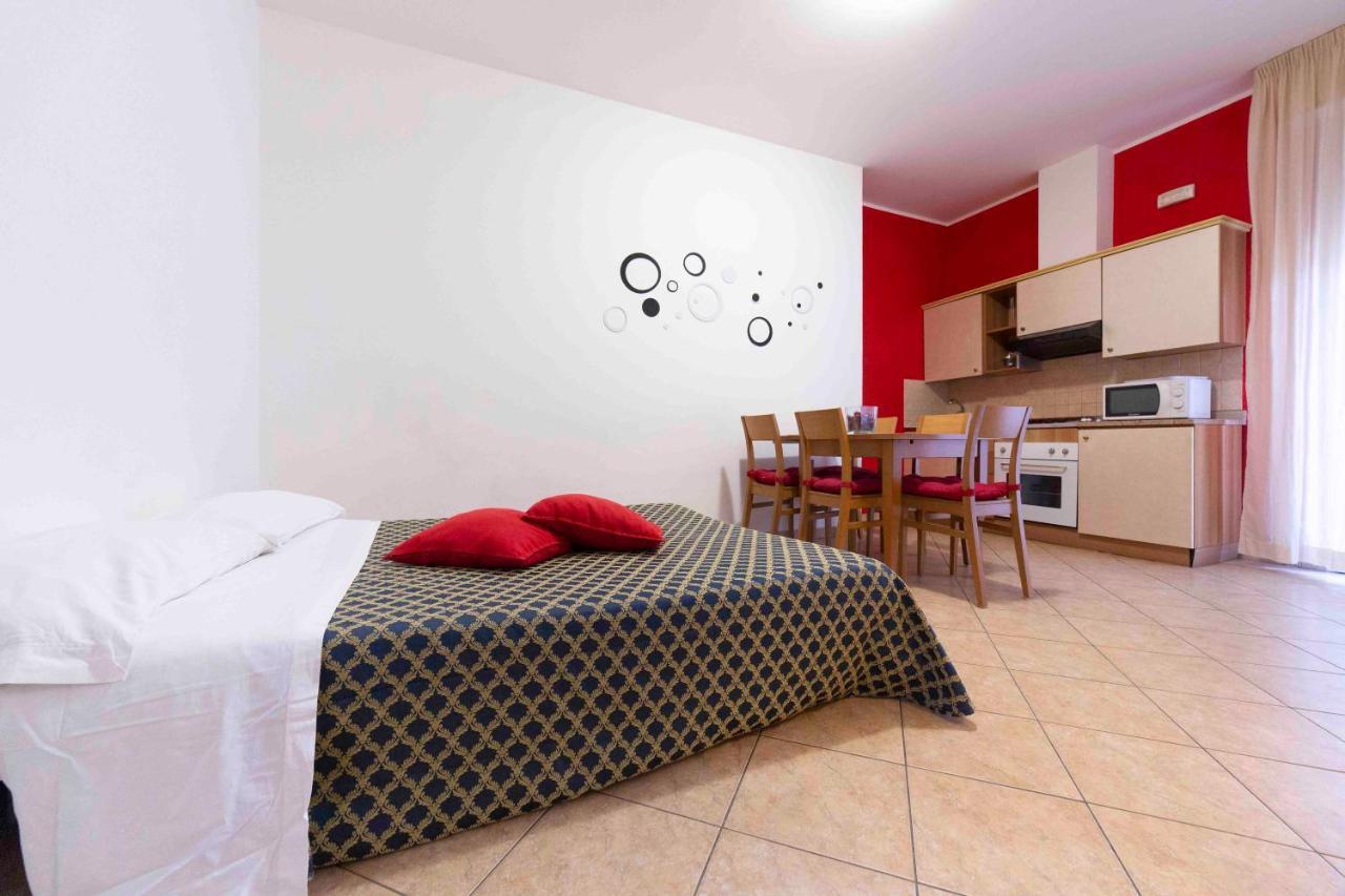Residenza Melucci Aparthotel Rimini Exterior photo