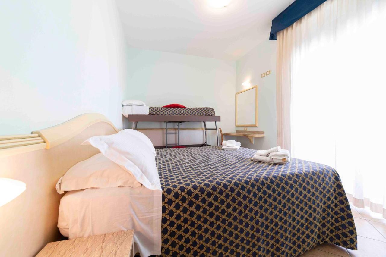 Residenza Melucci Aparthotel Rimini Exterior photo