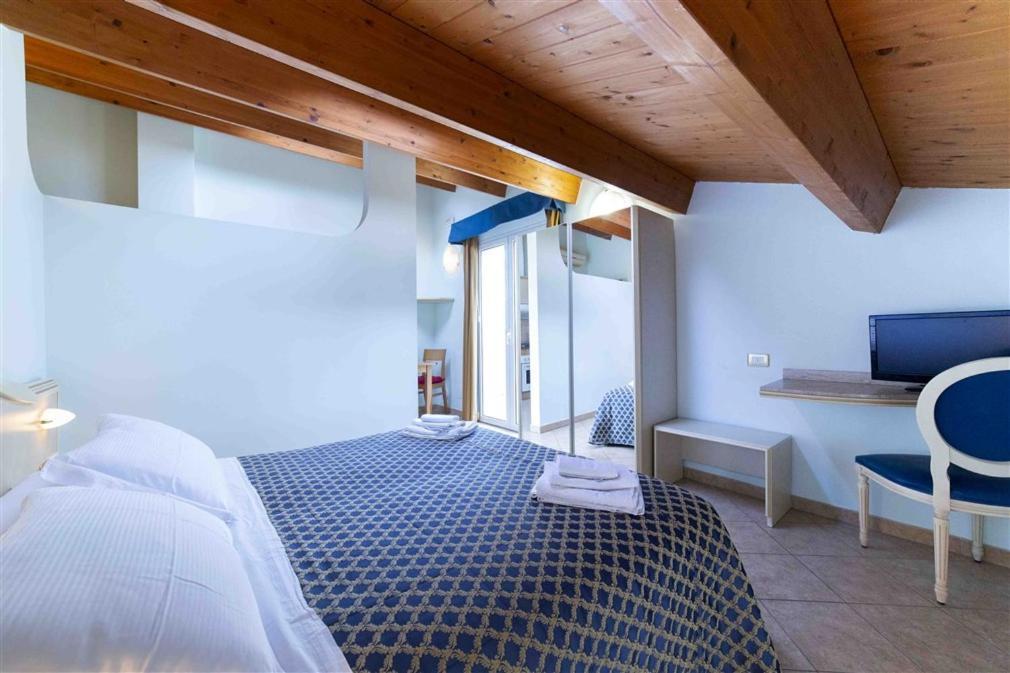 Residenza Melucci Aparthotel Rimini Exterior photo
