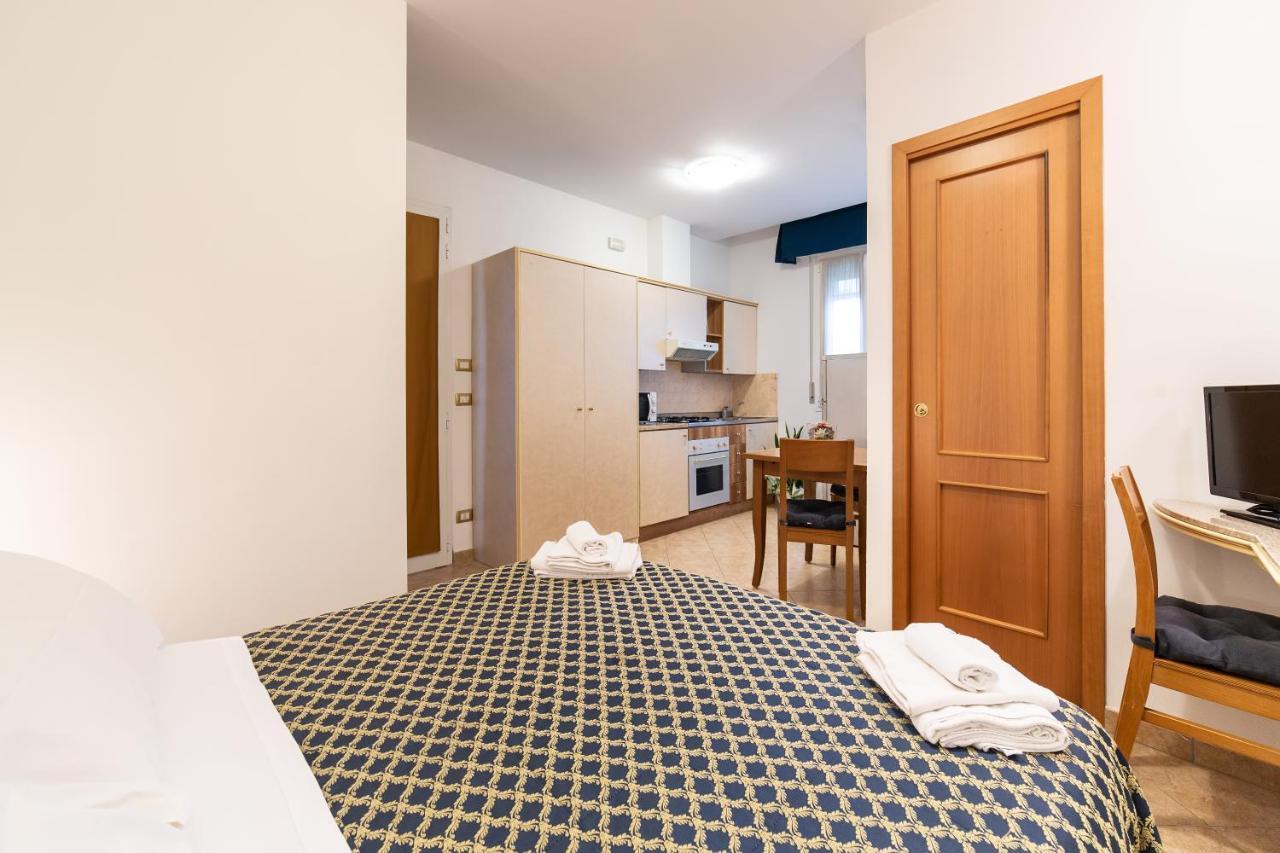 Residenza Melucci Aparthotel Rimini Exterior photo