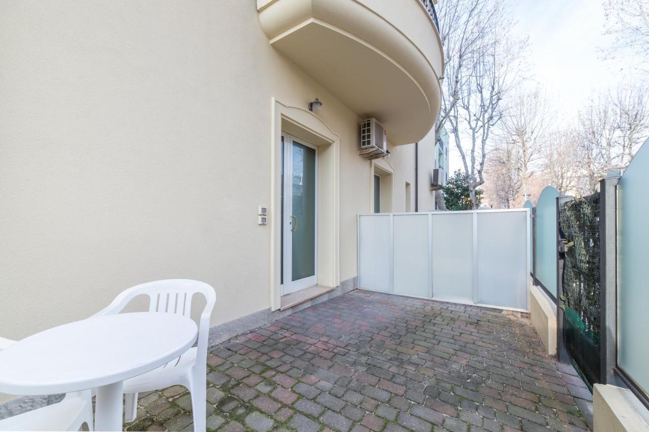 Residenza Melucci Aparthotel Rimini Exterior photo