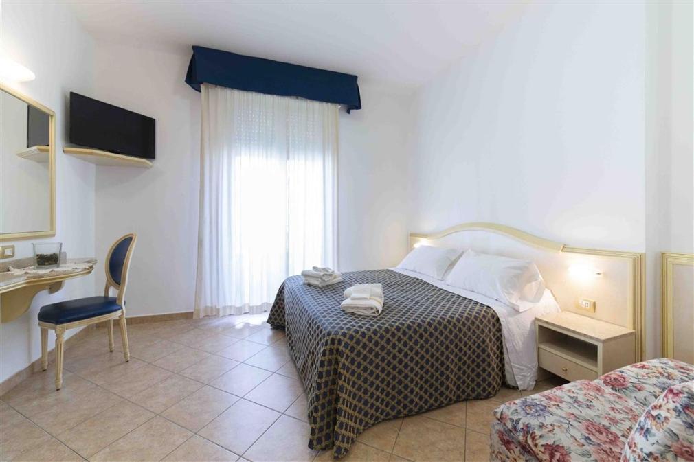 Residenza Melucci Aparthotel Rimini Exterior photo