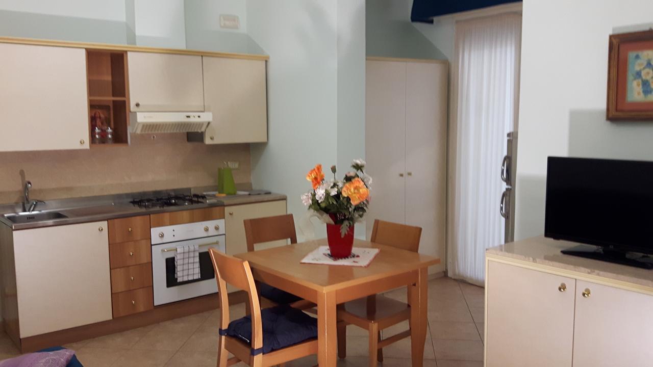 Residenza Melucci Aparthotel Rimini Exterior photo